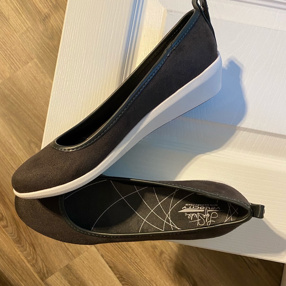 Lifestride pumps.